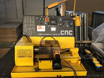CNC soustruh Emco Compact 5 z výukové dílny