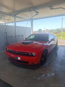Dodge Challenger 5,7 hemi shaker