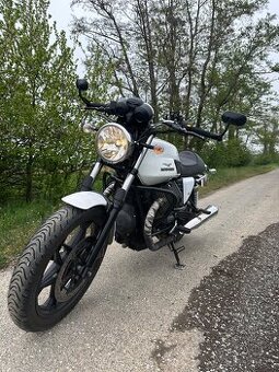Moto guzzi V7 Stone