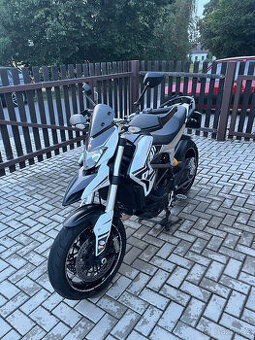 Ducati Hyperstrada 821