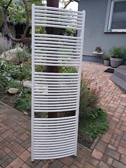 Topný žebřík radiátor