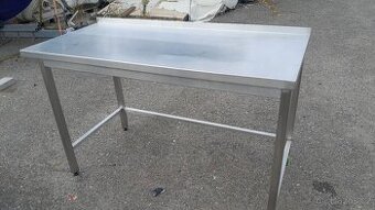 Nerezový stůl 150x70x90 cm se zadním lemem