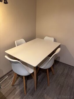 Set jídelního nábytku stůl Catini TABERG + 4ks židle bílá