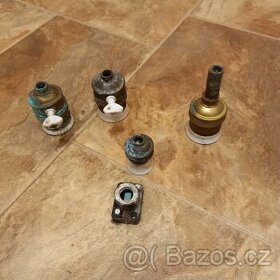 Starožitné objímky na lampičky a stahovacky