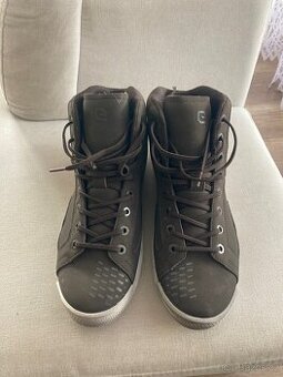 Boty na motorku, tenisky