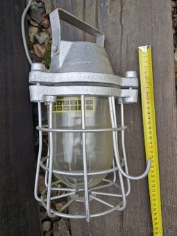 Svítidlo industriální průmyslové