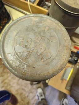 Dóza s plynovou maskou