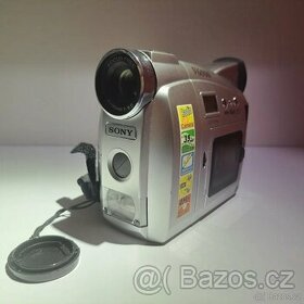 Sony V6000 - kamera