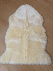 Dětská podložka z ovčí kožešiny o délce 70-80 cm - 1