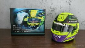 Helma Lewis Hamilton 2022 1:2 F1 Mercedes AMG Petronas - 1