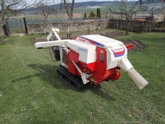 Mini mlátička - kombajn Yanmar