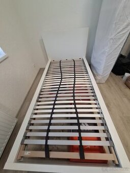 prodám IKEA postel, řošt, matrace