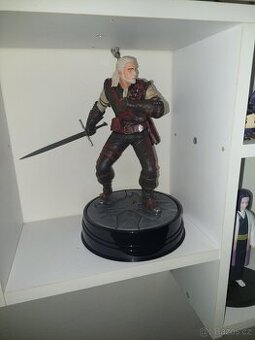 Sběratelská figurka Dark Horse Witcher Geralt