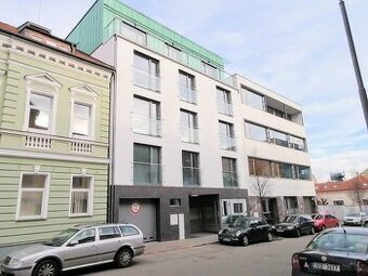 Pronajmu luxusní garáž. stání v Kr. Poli, Brno - 1