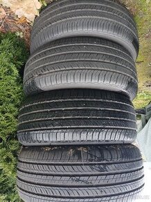 Letni pneu 235/50/18