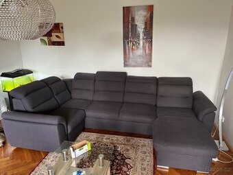 Sedací souprava cerne barvy