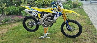 Suzuki RMZ 250.  2022