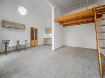 Pronájem prostorného bytu 1+kk - ul. Havlíčkova, Znojmo