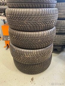 Zimní pneu 215/55R17