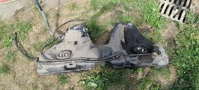 Naftova nadrz s cerpadly BMW e61 - 1