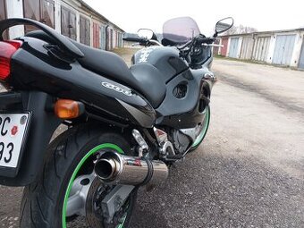 Suzuki GSX 600f