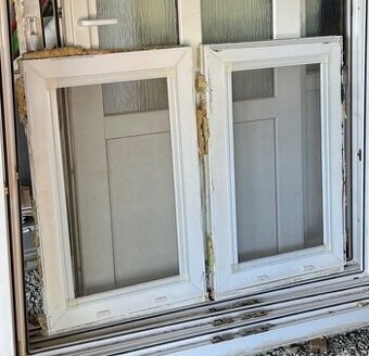 2x Plastová okna 55x90
