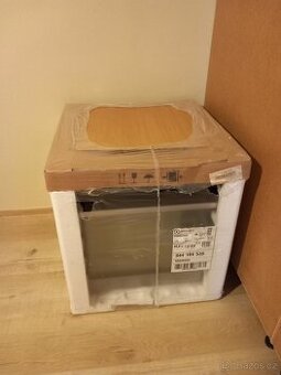Prodám vestavnou parní troubu Electrolux