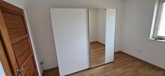 Šatní skříň - 1