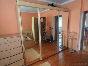 Šatní skříň - 1