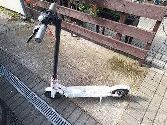 Elektro koloběžka Xiaomi M365
