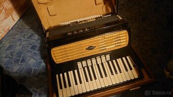Harmonika Delicia Carmen III + kufr – pěkný zvuk, levně