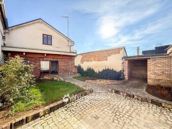 Prodej bytu 4+kk, 95 m², se zahradou 101m² a terasou, histor