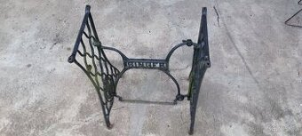 Podstavec šicího stroje