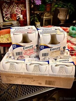 Ensure Plus Advance příchuť vanilka a jahoda 4x220 ml.