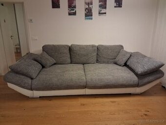 Velká rozkládací sedačka s úložným prostorem