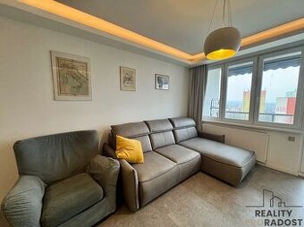 Pronájem bytu 3+1 83 m² s lodžií 7 m², ul. Zárubova, Praha -