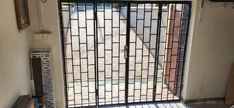 Bezpečnostní mříž do garáže