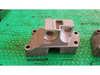 konzola motoru Škoda Felicia 1.9d 028199275B