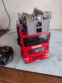 VELKÉ AUTO NA BOVDEN