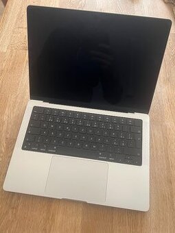 Apple MacBook Pro 14" / M3 / 8GB / 512GB / stříbrný