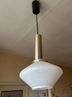 Sada 2 ks menších lustrů, mosaz a bílé sklo, pěkné