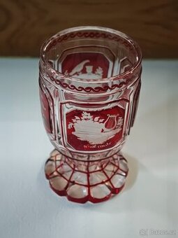 Broušený rubínový pohárek – biedermeier / historismus