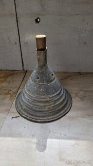 Stará plnička peří - trychtýř na polštáře a peřiny