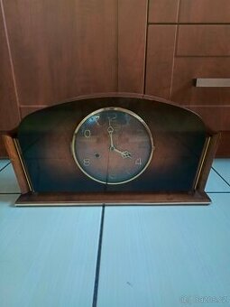 Starožitné krbové hodiny „Napoleonky“ – funkční, cca r. 1930