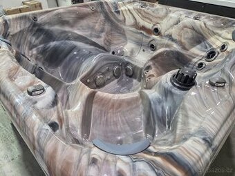 Vířivá vana Moorin (USA 28)