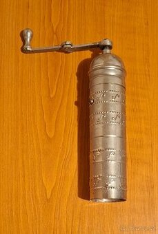 Starožitný mlýnek 4 - 1