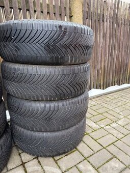 4xCeloroční pneu Michelin CrossClimate SUV 225/45 R19 96W