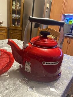 Prodám novou konvici LeCreuset s uhlíkové oceli