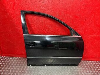 PRAVÉ PŘEDNÍ DVEŘE ŠKODA SUPERB 1 ČERNÉ