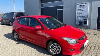 Hyundai i30, 1.4 i 16V // TAŽNÉ // AC //RV 11/2010